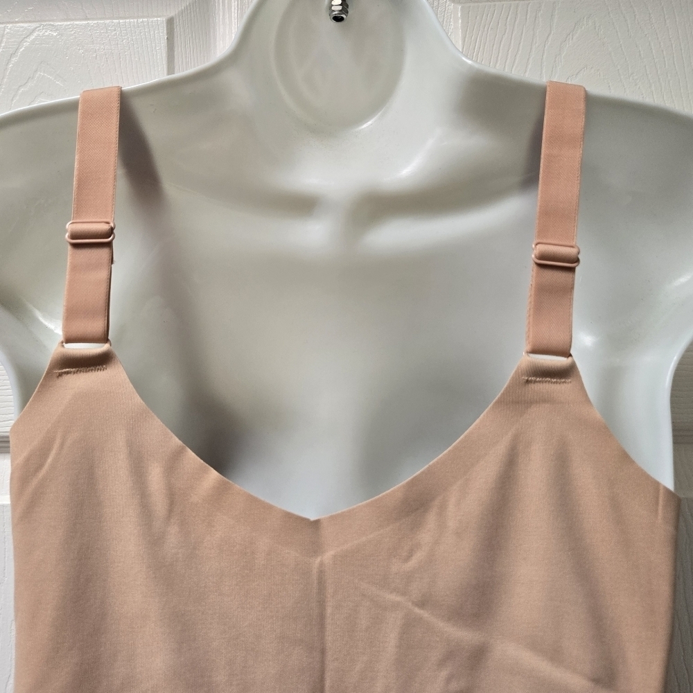 knix Nude Seamless Wireless Support Bodysuit - Picture 5 of 7